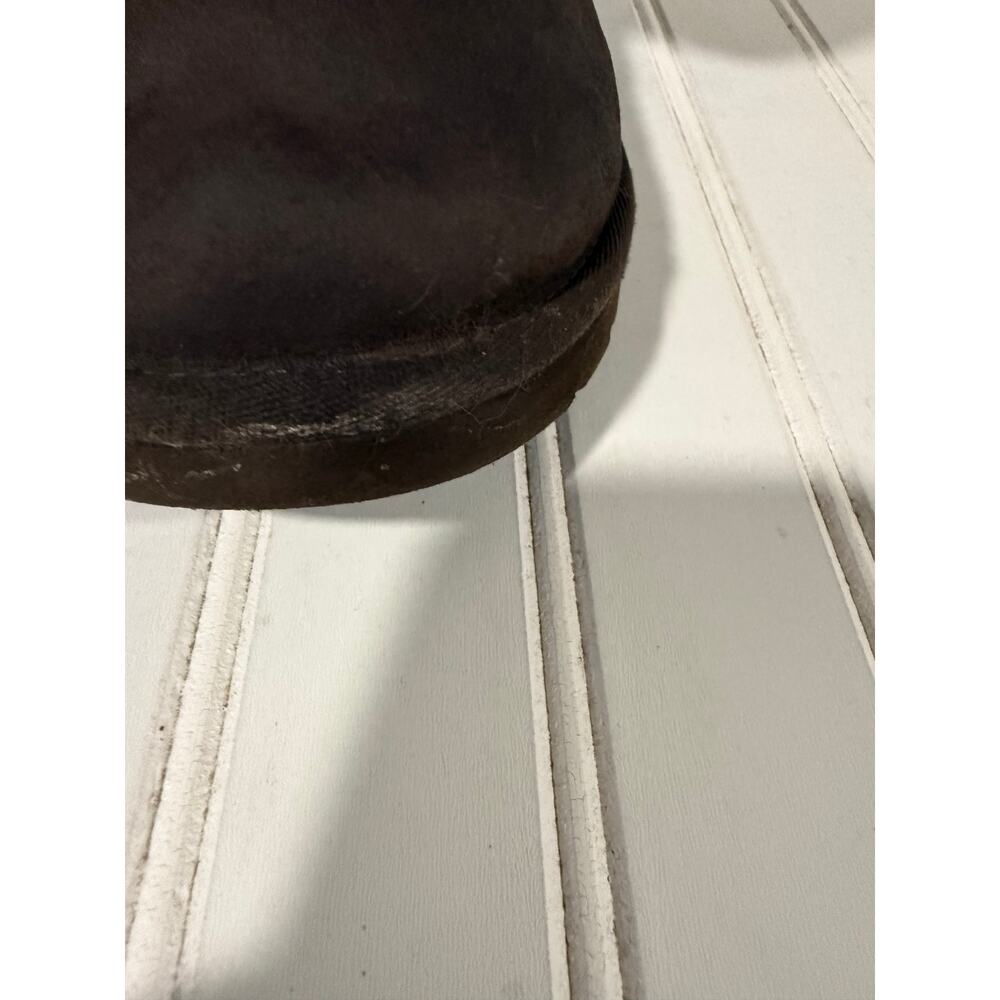 Women’s US 7 suede leather upper sheepskin lining, and blown rubber sole. - Picture 16 of 16